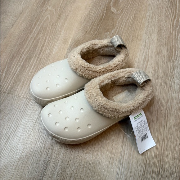 NWT Crocs Classic Lined Shorty - Picture 2 of 4